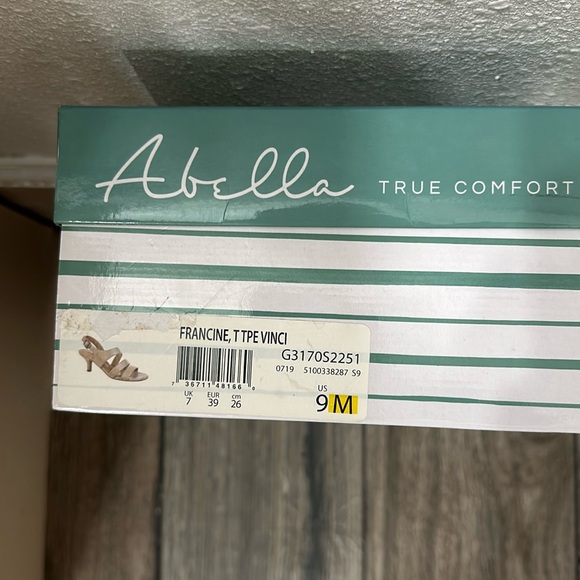 Francine low heeled sandals - Picture 4 of 4